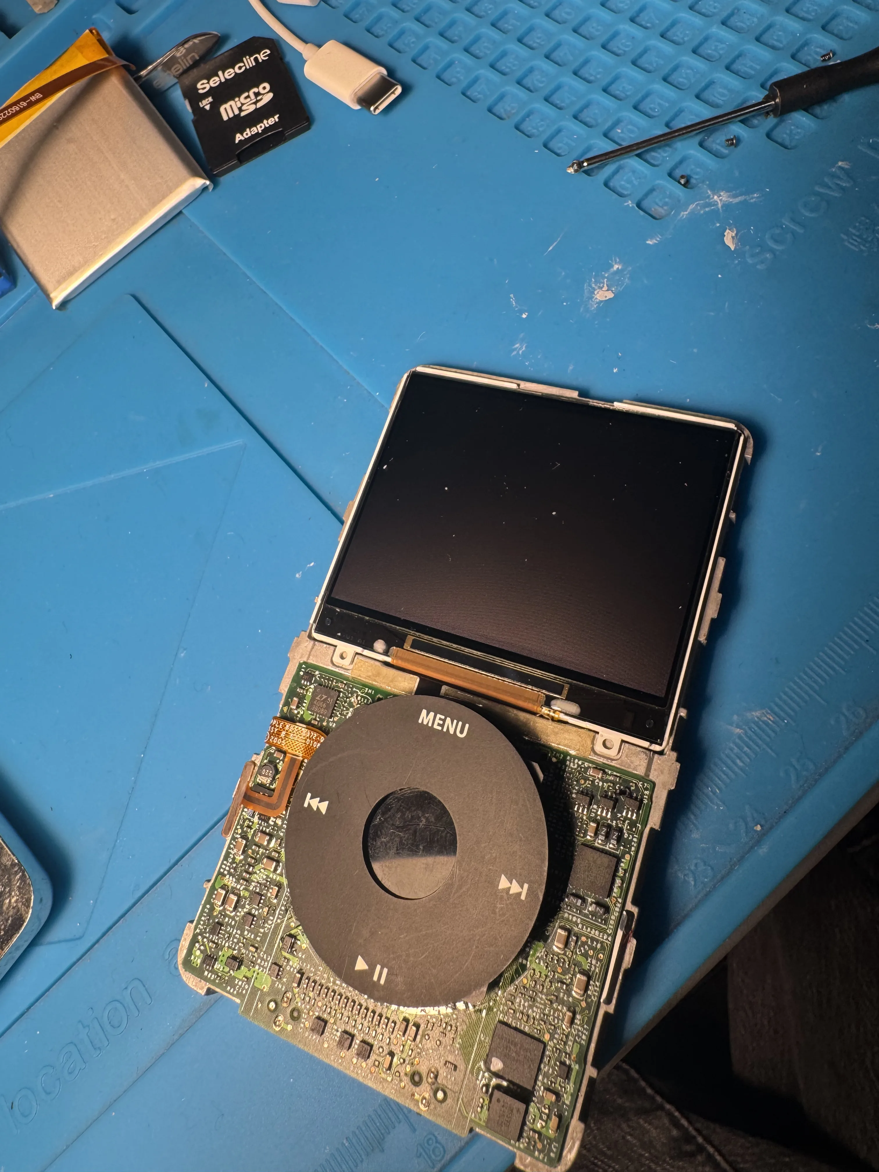 Dust inside the faceplate before cleaning