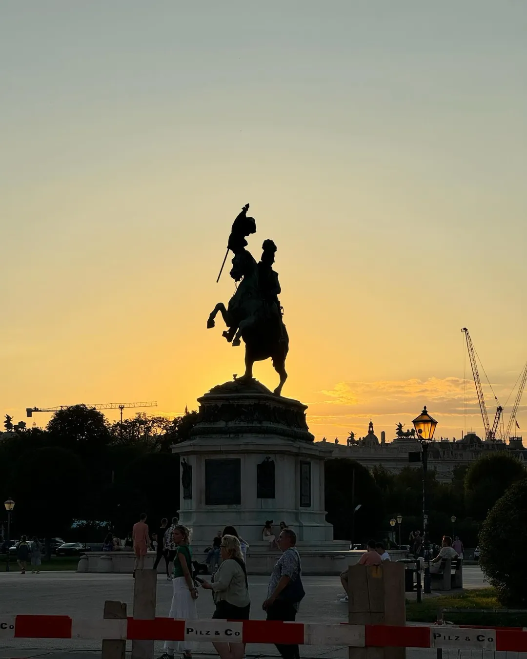 Vienna 🌅🇦🇹 2 4 (1/4)