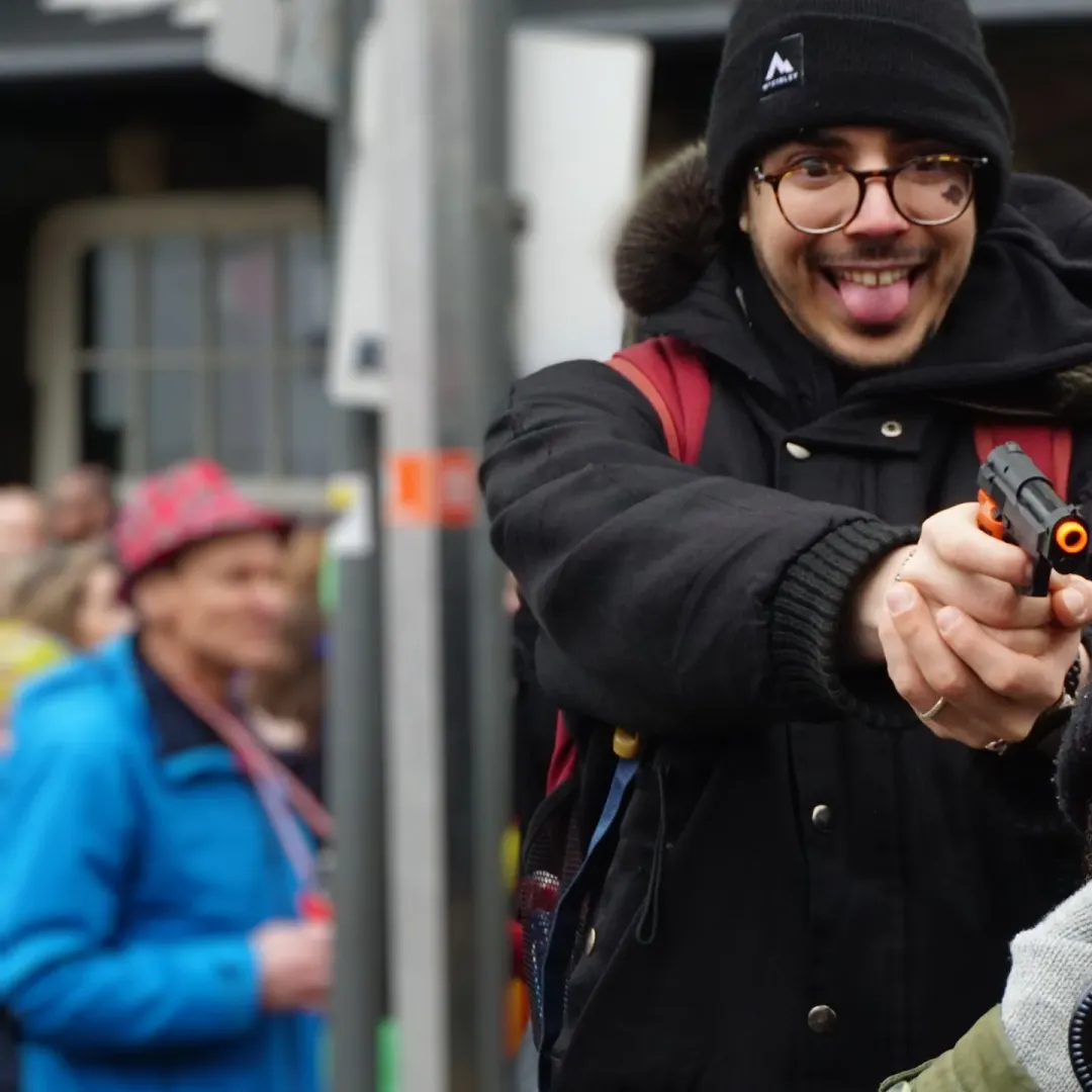 Come ti piace la mia pistola (la mia glock) Ho un caricatore (1/2)