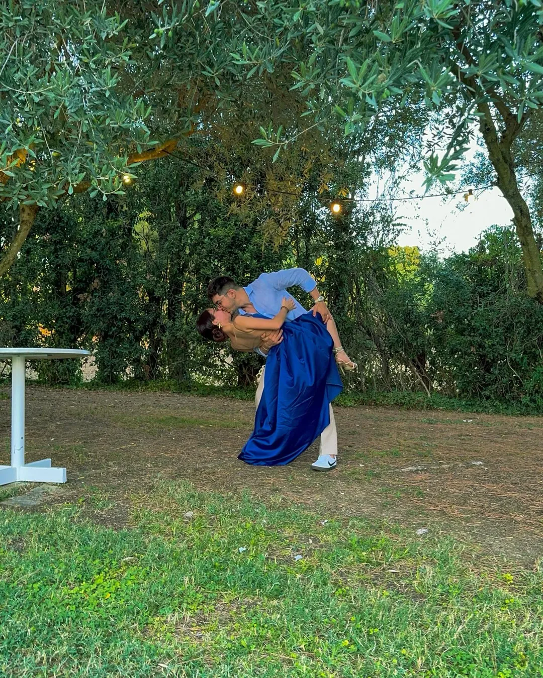 Stare lontano da lei Non si vive Stare senza di lei Mi uccid (1/8)