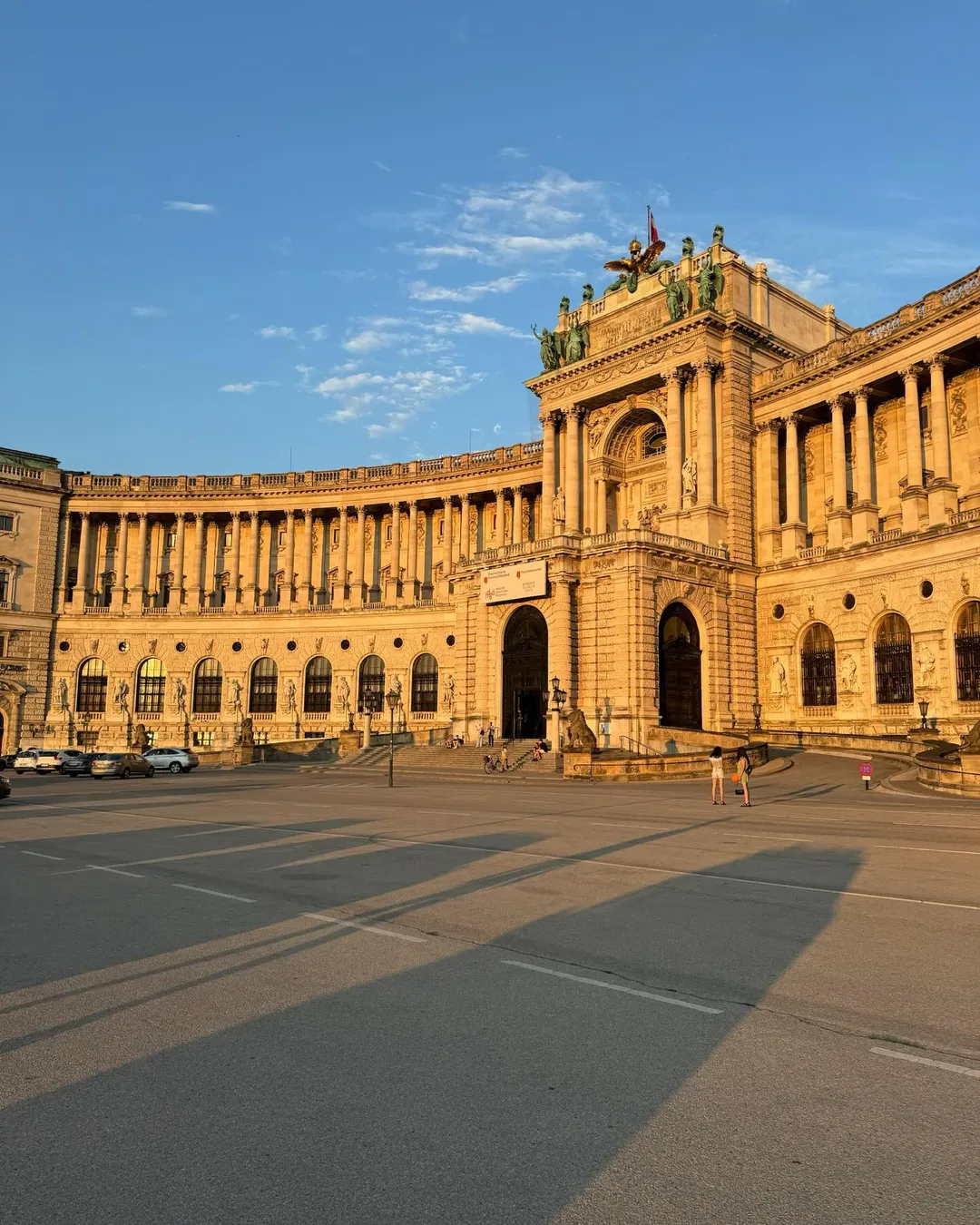 Vienna 🌅🇦🇹 2 4 (2/4)