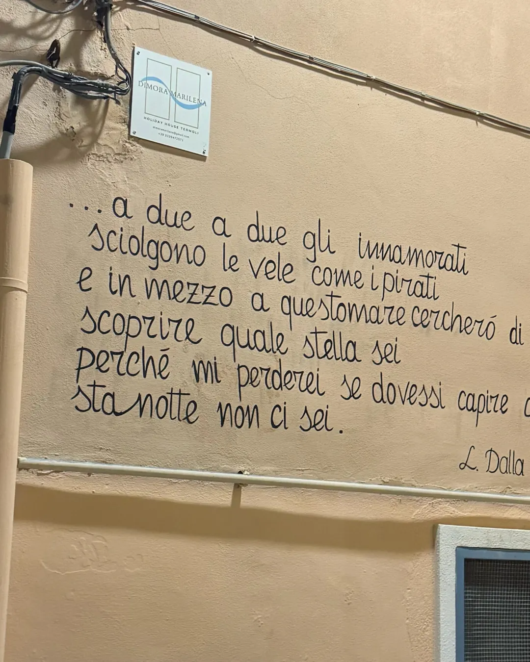 Io i miei occhi dai tuoi occhi non li staccherei mai - (4/6)
