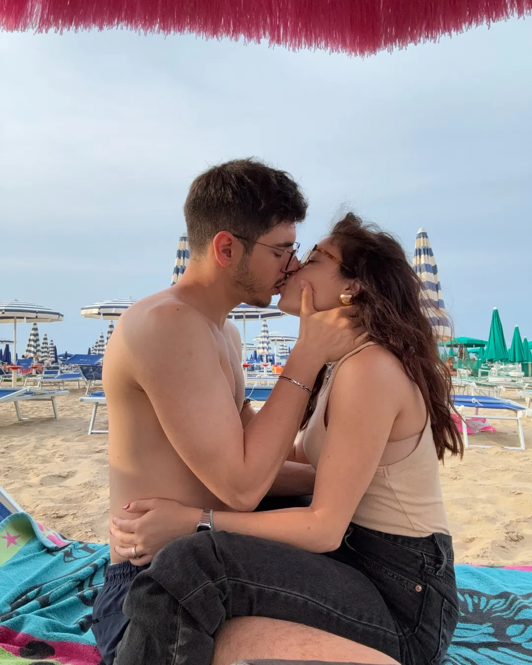 Io i miei occhi dai tuoi occhi non li staccherei mai - (5/6)