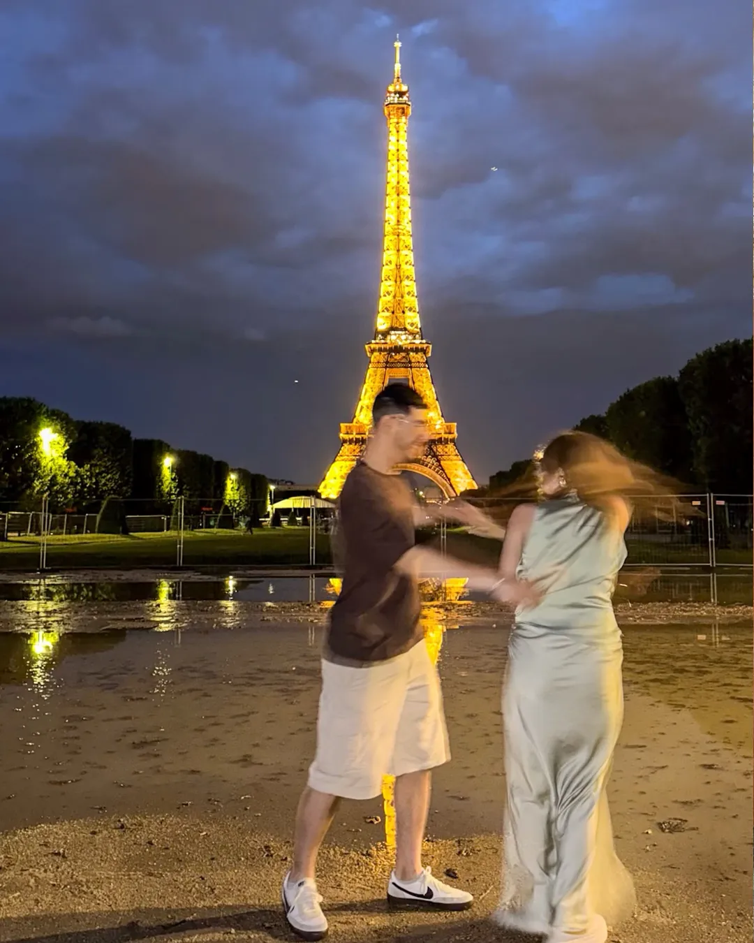 Paris, from the Louvre to the tower after dark 🗼 (4/9)