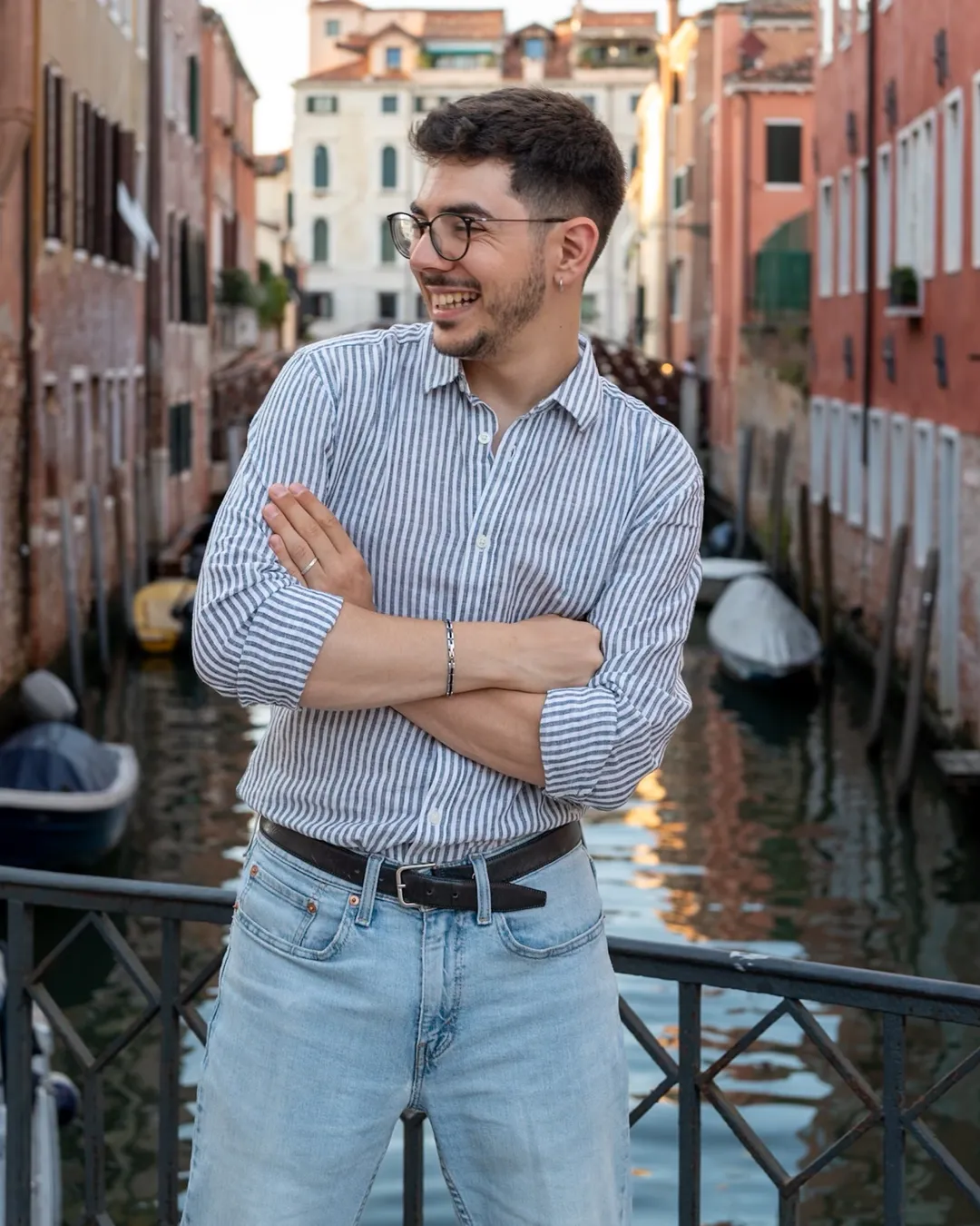 Venice in stripes, from golden hour to midnight 🚤 (3/8)