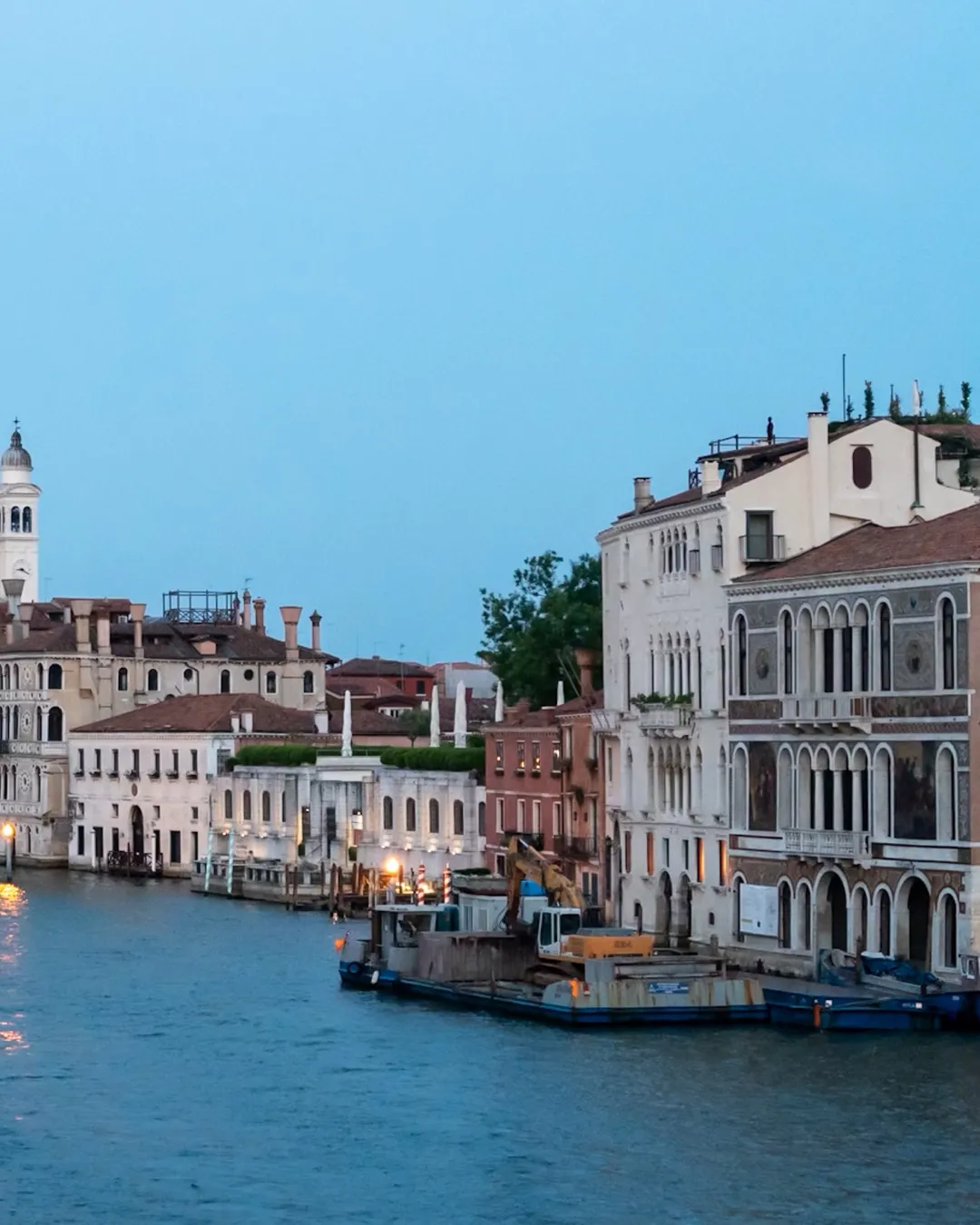 Blue hour on the Grand Canal 💙 (2/3)